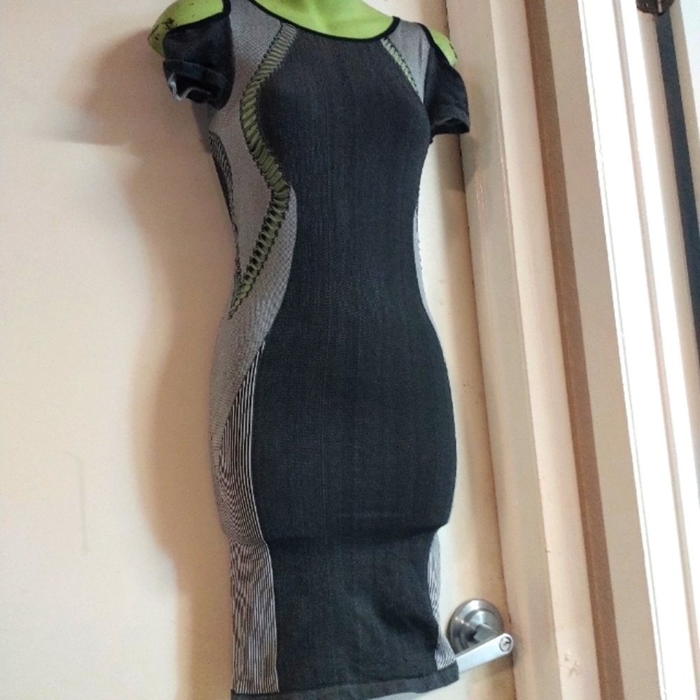 NWOT / BEBE cold shoulder cut out bodycon dress